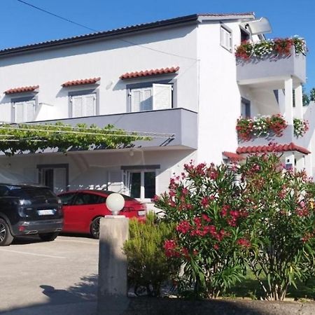 Apartman Katy Šilo Exterior foto